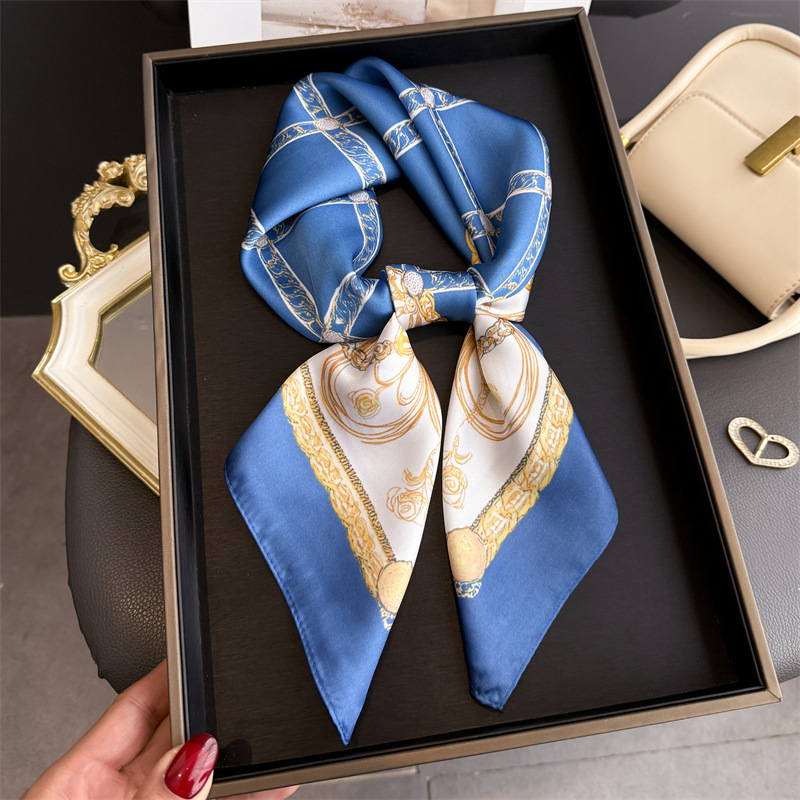 ブルークラシックチェーンプリントスクエアシルクスカーフ女性カ - Ascot Neck Scarf のレビューと価格