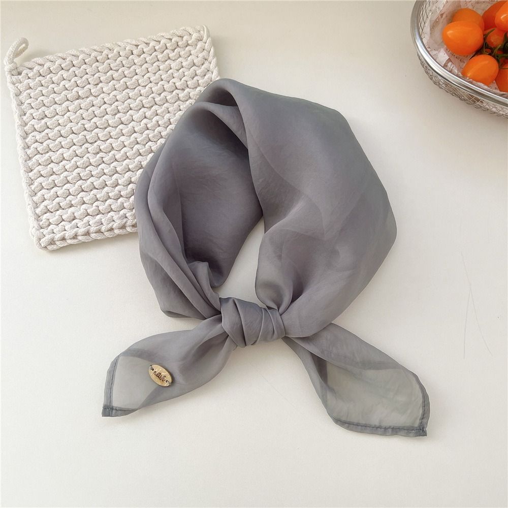 レトロソリッドカラー小さな正方形スカーフ透明通気性ピュアカラ - Scarf Silk Square のレビューと価格